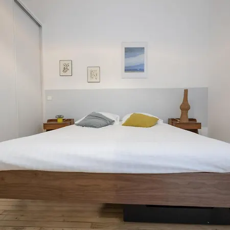 Place Du Palais Centre Historique