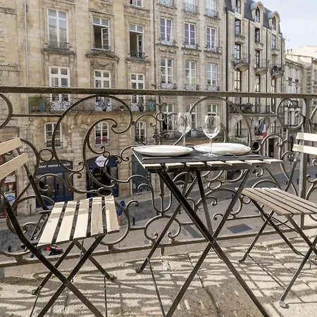 Place Du Palais Centre Historique *